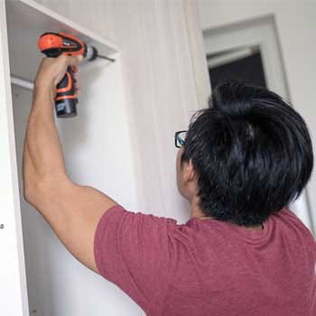 فك وتركيب الأثاث